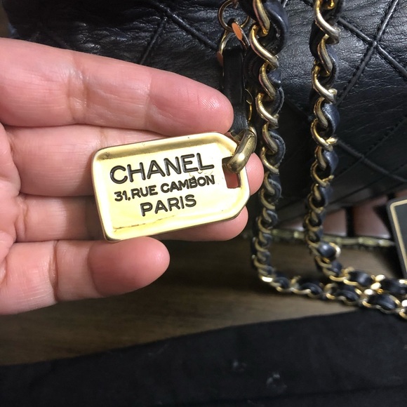 Authentic CHANEL Dark Navy Lambskin Tote - Picture 2 of 16